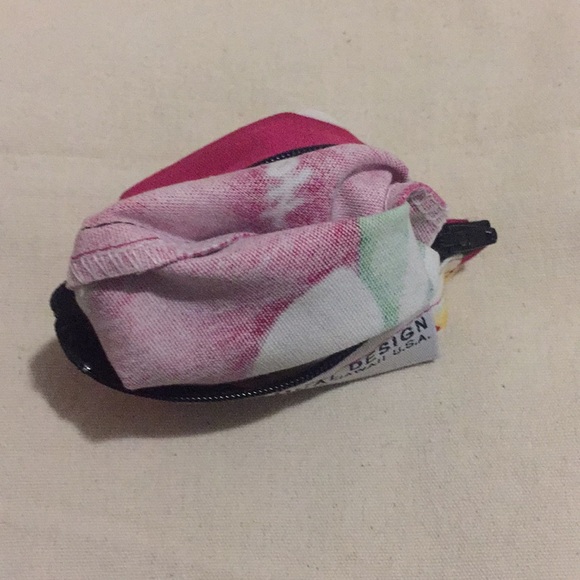 🌸Local Design Pouch Made in Hawaii U. S. A.🌸 - Picture 3 of 7